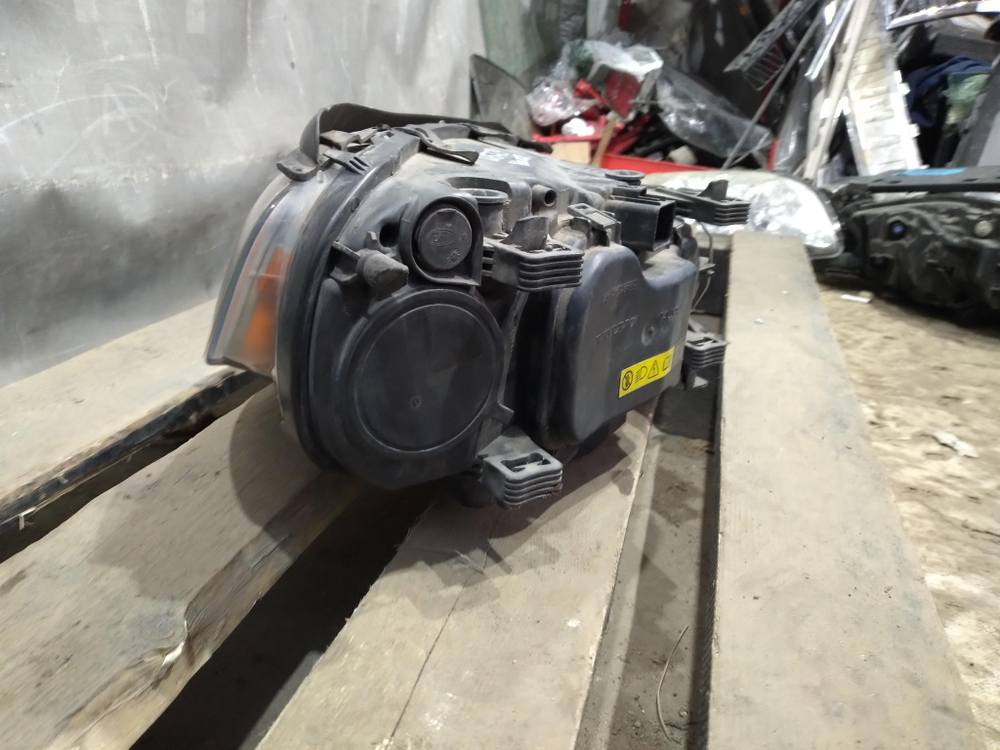 Фара левая Volvo XC70 S80 Cross Country 07-16 Б/У Оригинал 31353538