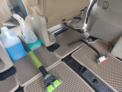 Автоковрики для Mitsubishi Delica D5, ПРАВЫЙ РУЛЬ. Второй ряд - КАПИТАНСКИЕ СИДЕНЬЯ. (2007-2019)