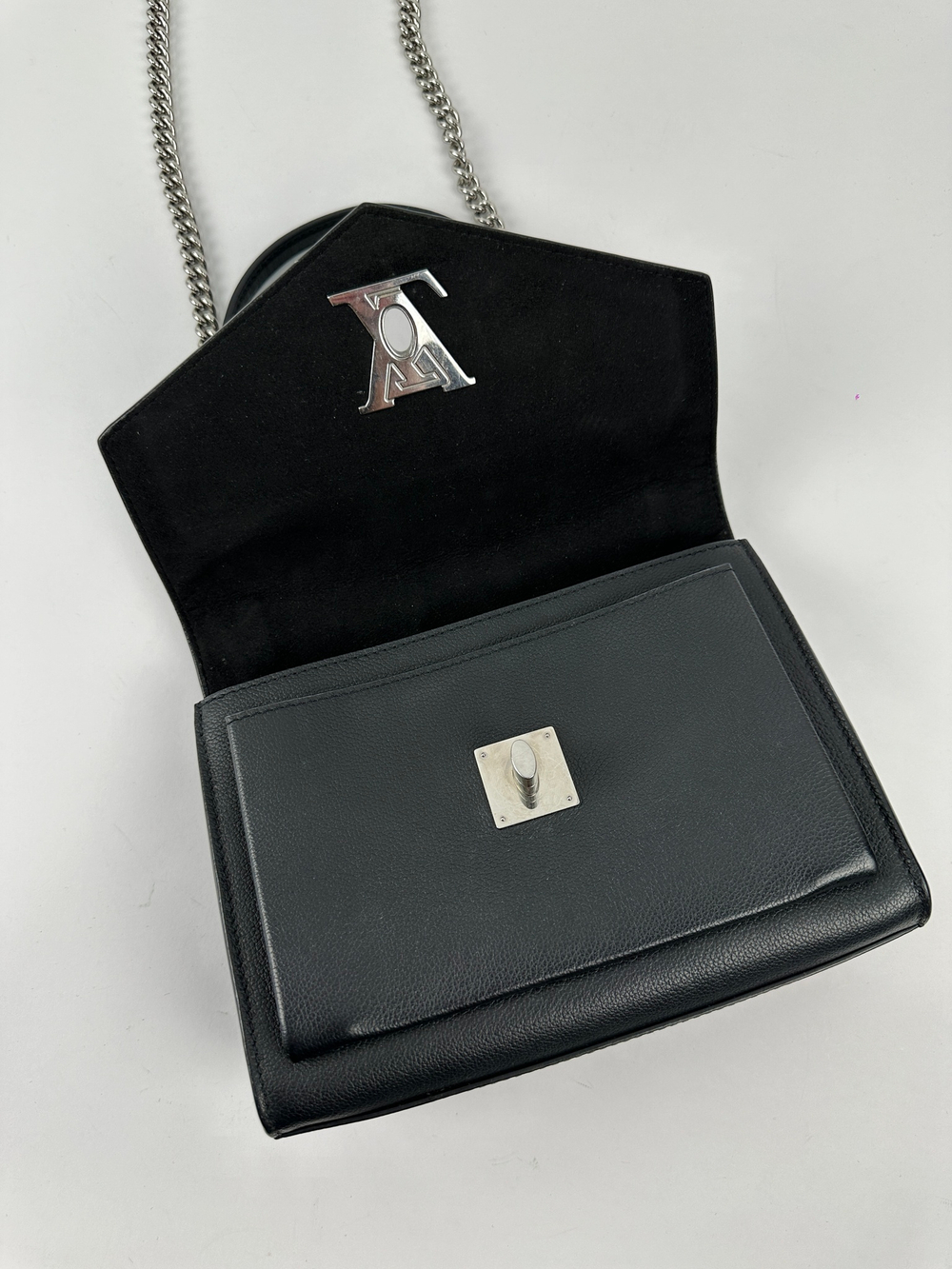 Сумка Louis Vuitton MyLockMe Chain Pochette Black