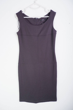 Платье Ostin лаконичного дизайна, маркировка S, визуально 44 размер