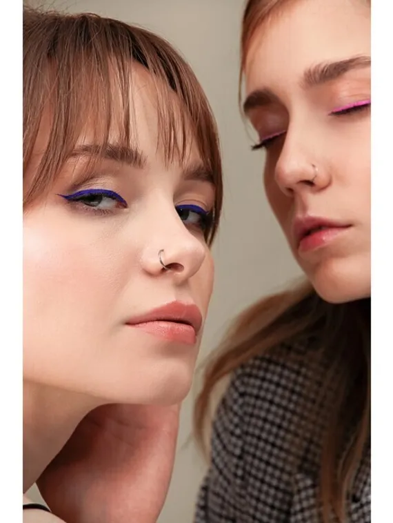 Жидкая подводка для век Bright eyes, цвет синий