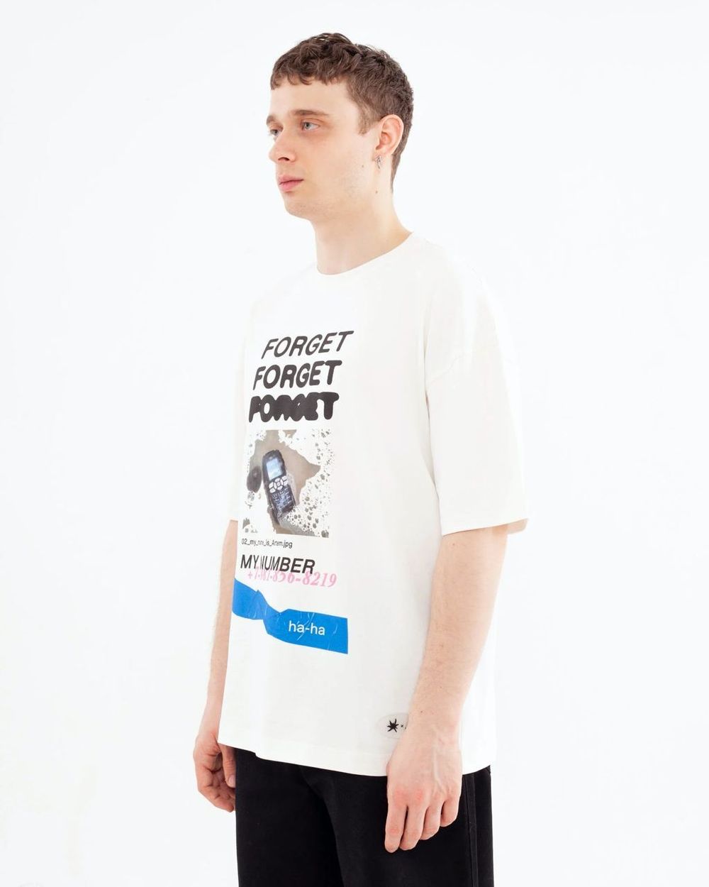 Футболка Artem x Kuzma Forget forget forget молочная