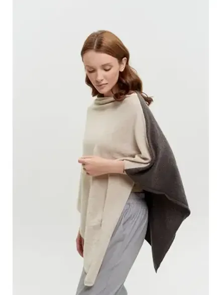 Накидка женская Т028-08/13 бежевая/коричневая