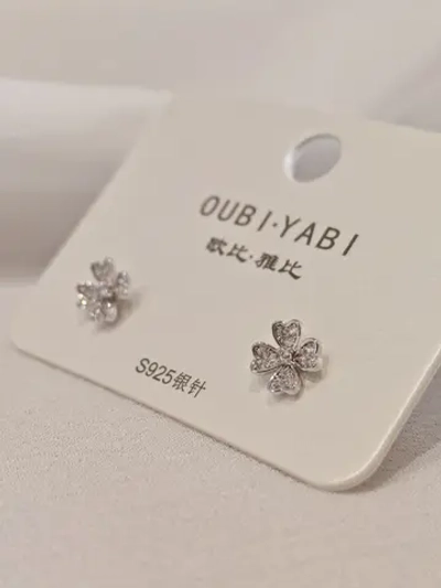 Серьги Oubi Yabi «Sparkling Clover» Silver