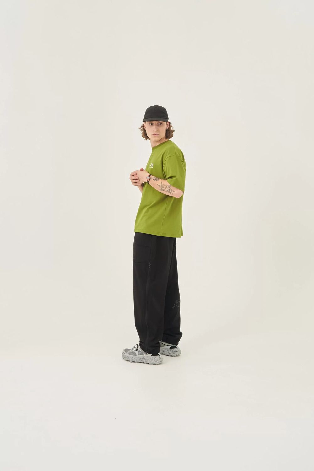 Футболка Called a Garment Stone shapes золотая оливка