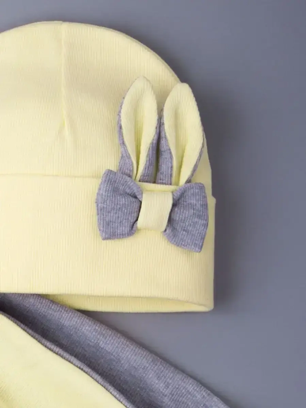 Шапка и снуд для малышей на осень