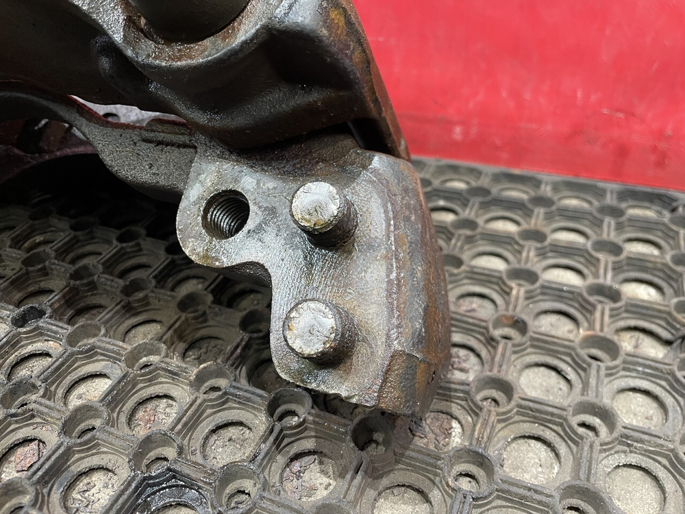 Суппорт передний правый 2016г.