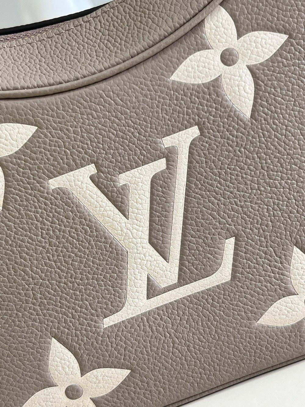 Louis Vuitton Bagatelle BB