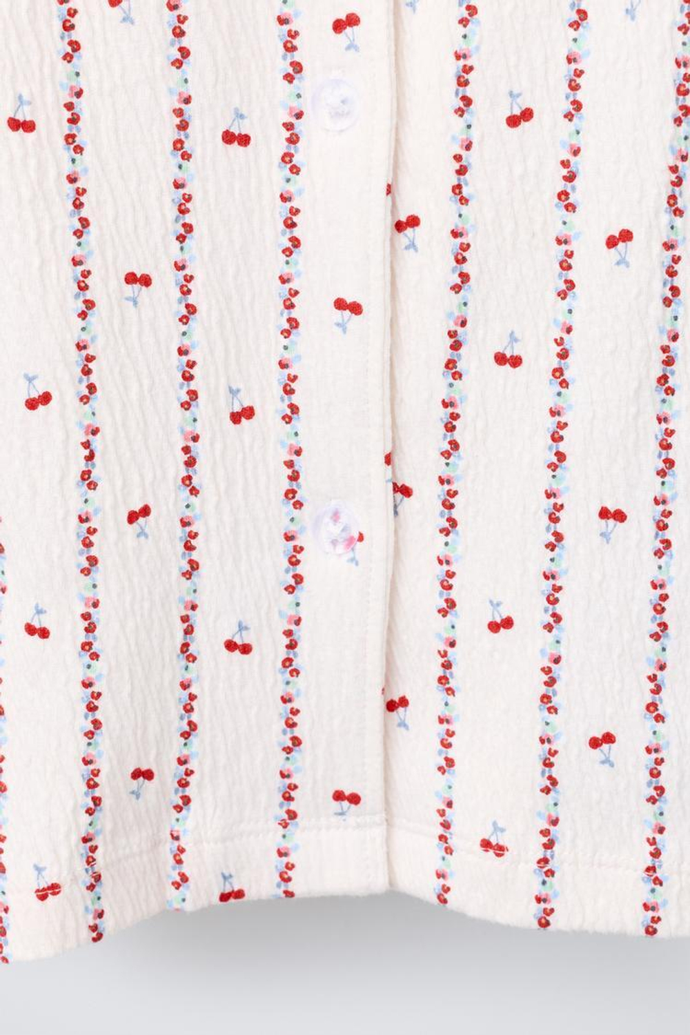 ZARA ПИЖАМА: РУБАШКА И БРЮКИ С ПРИНТОМ «ВИШНИ И ЦВЕТЫ», ЭКРЮ