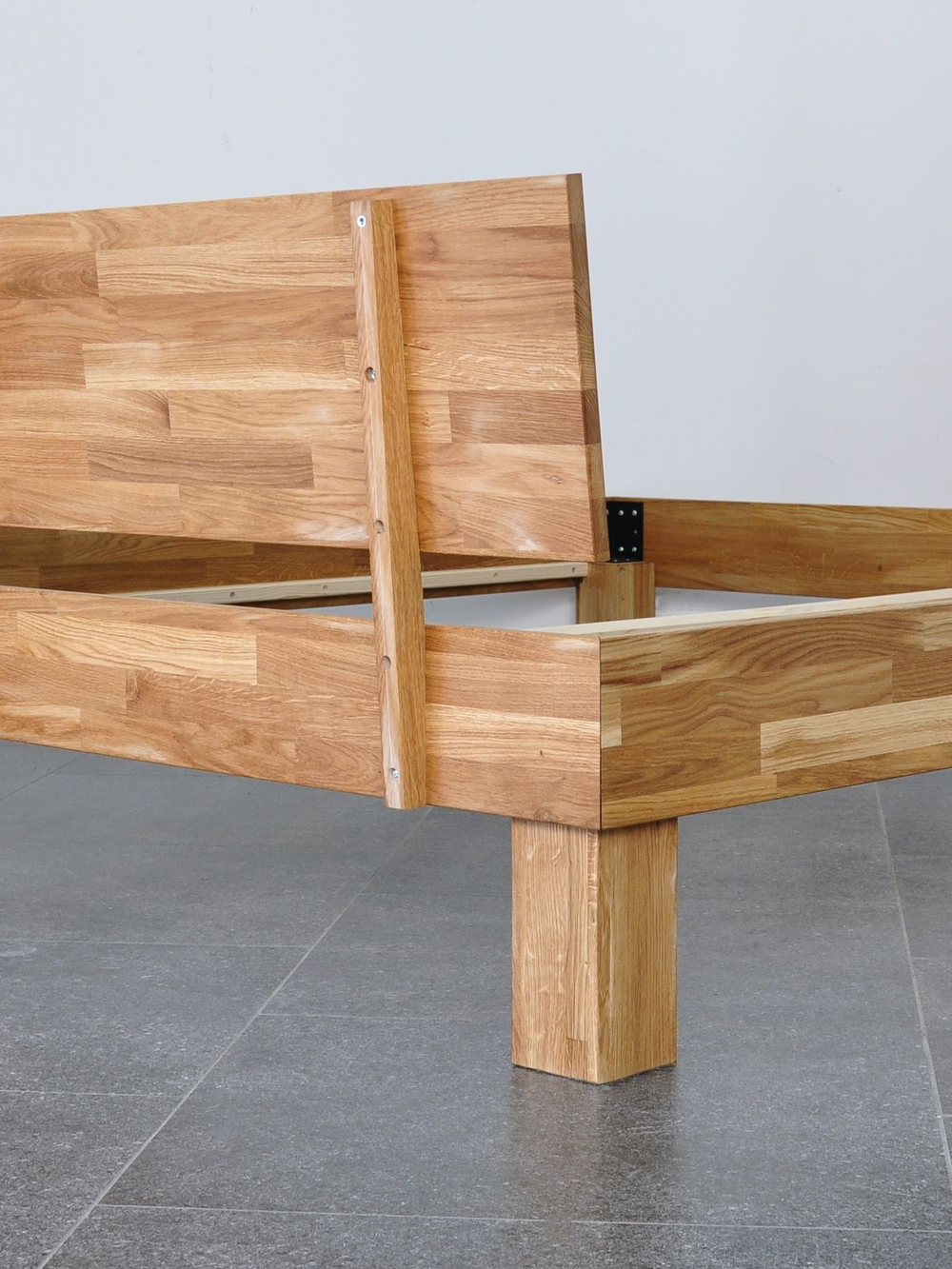 Кровать Buona Vita 160х200 из натурального дуба на ножках в стиле лофт