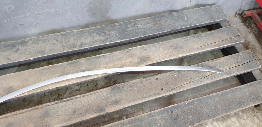 Молдинг двери передней правой MB GLC (X253) 15-нв Б/У Оригинал A2537250282