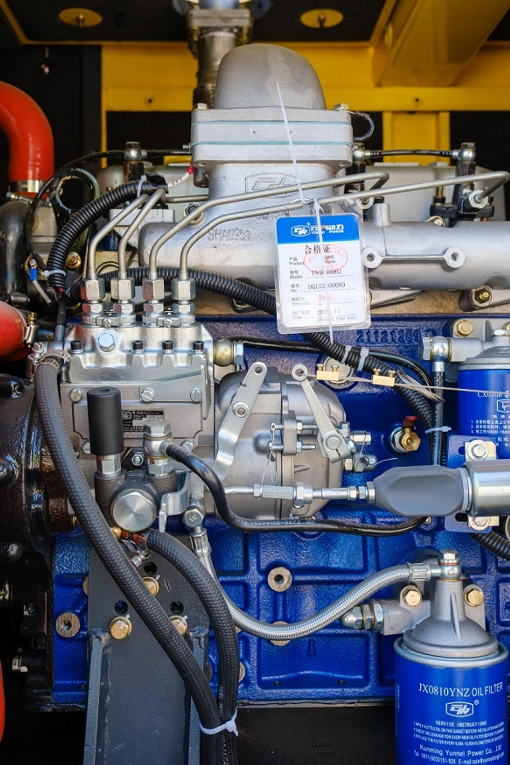 Дизельный генератор Vektor AD-50Y-T400 в кожухе