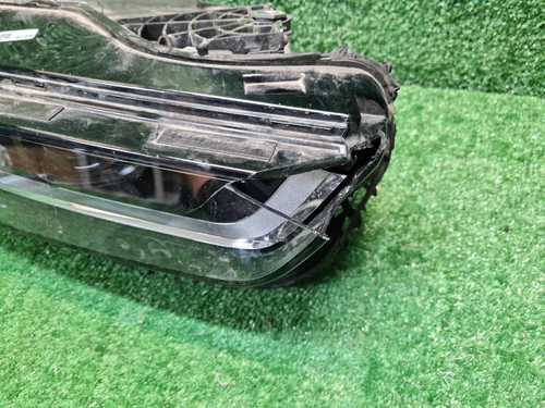 Фара правая BMW X7 G07 (2022-н.в.) LED