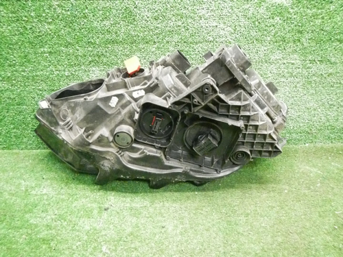 Фара правая VW Passat B8 (2014-2020) LED