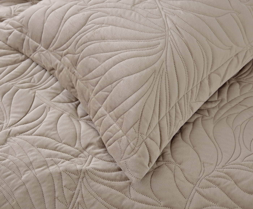 Покрывало 160х220 и наволочка 50х70 Sofi De MarkO Глория бежевое