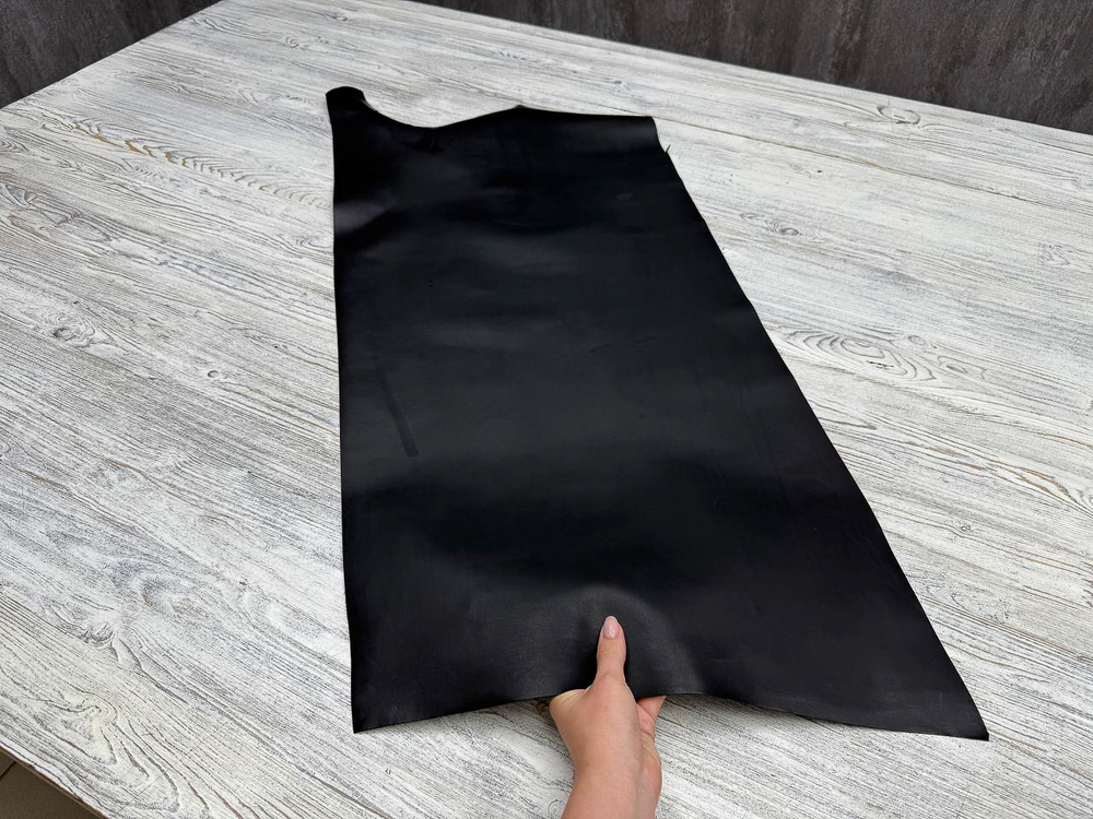 Toro Boolwing Nero (1,0-1,2 мм), цв. Черный, натуральная кожа