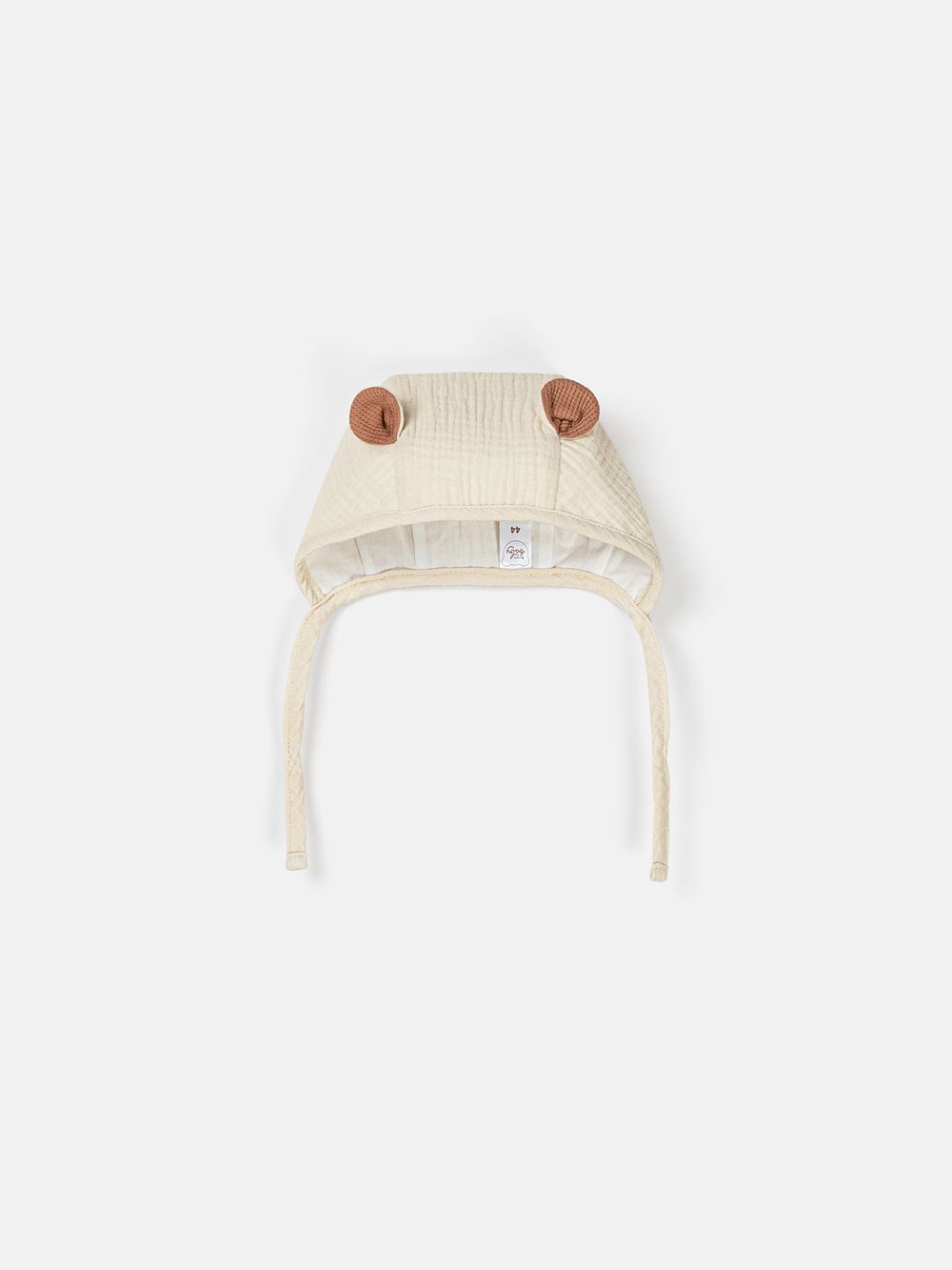 Чепец муслиновый "Мишутка" с бежевыми ушами 0+