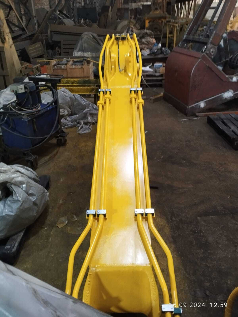 Стрела с гидроразводкой 20Y-70-43121