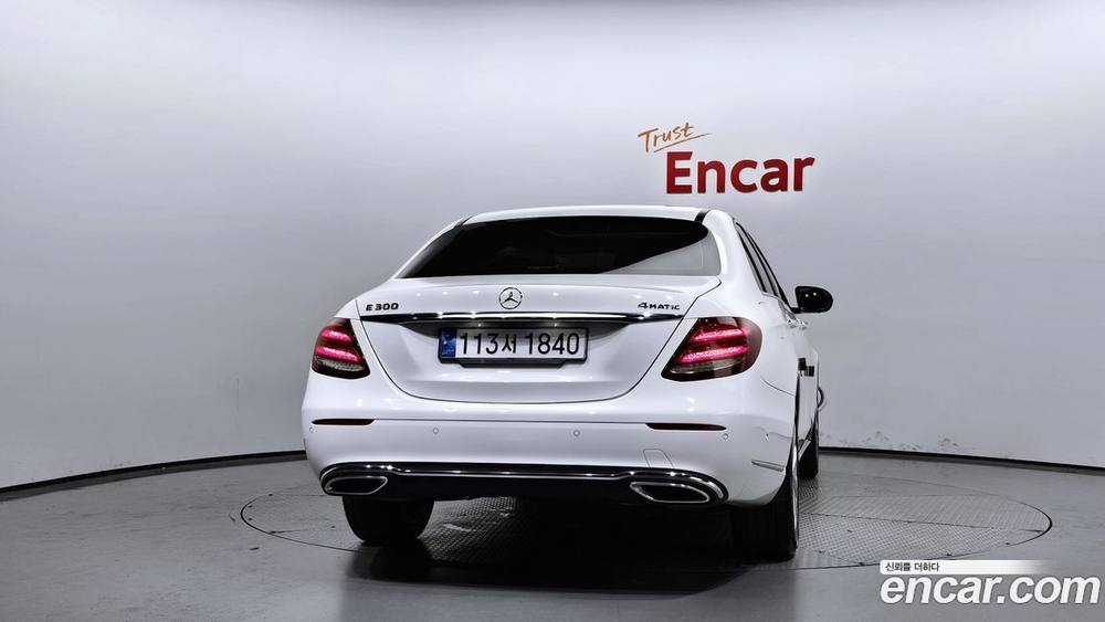 Mercedes-Benz E-Class W213 E300 4MATIC Exclusive (09.2020)