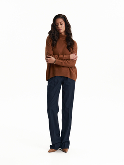 Свитер из мериноса и кашемира с горлом в карамельном цвете