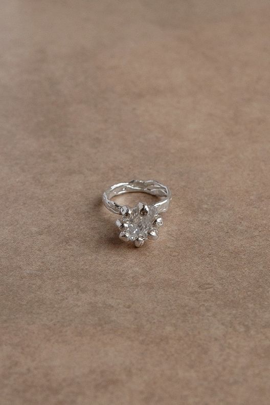 Кольцо PRINCESS WHITE PEAR / Puntus