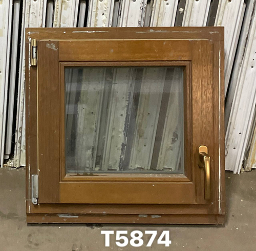 Окно из дуба Б/У 57(в) х 57(ш)
