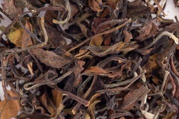 Herbata Shou mei (Brwi starca)