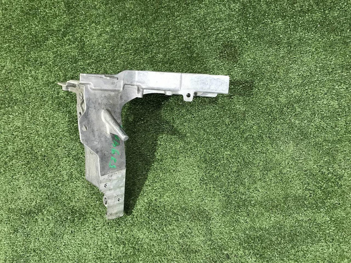 Кронштейн передней панели Mercedes GLC X253 15-22