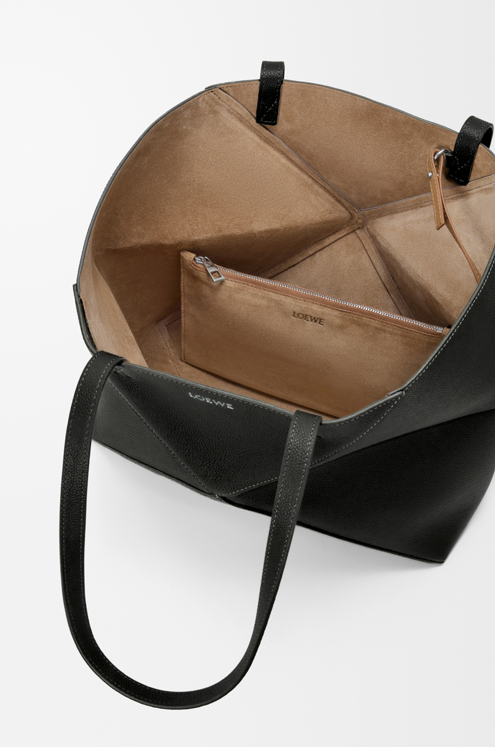 Loewe Средняя сумка-тоут Puzzle Fold из мягкой зернистой телячьей кожи, черный
