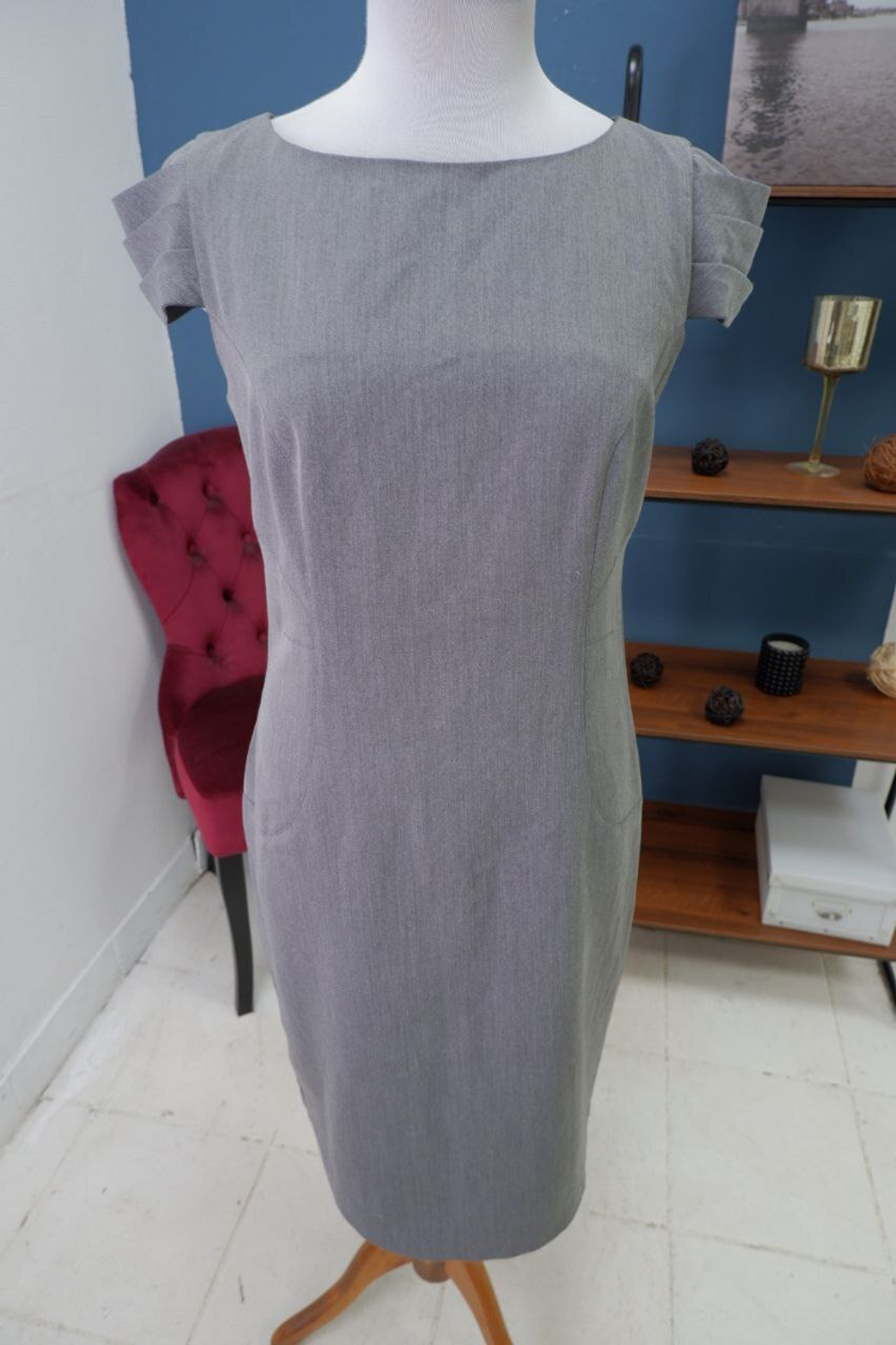 Платье Oodji серое 42 размер