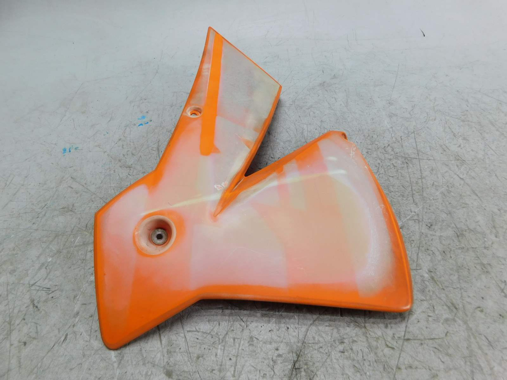 Пластик бака правый KTM 50308151000