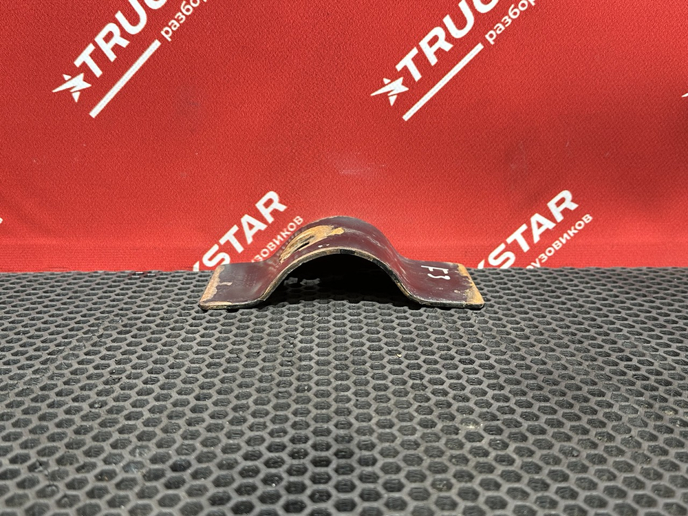 Кронштейн крыла заднего