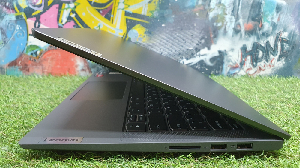 14" Ноутбук Lenovo Ryzen 3/8 Gb/FHD/ IdeaPad 5 14ITL05ALC05 82LM0035RU/Windows 11