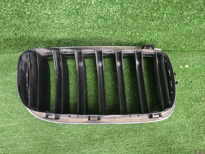 Решетка радиатора левая BMW X5 F15 X6 F16 (13-18)