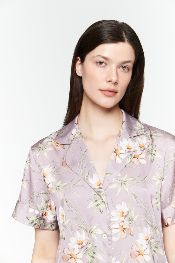 Шелковая блуза с цветами