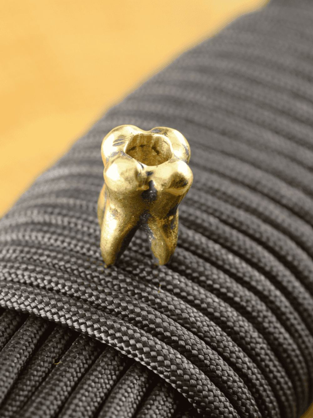 Бусина «ЗУБ» из латуни