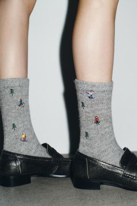 ZARA ВЫСОКИЕ НОСКИ С ВЫШИВКОЙ, СЕРЫЙ