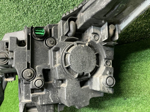 Фара правая Kia Seltos (2019-2022) LED