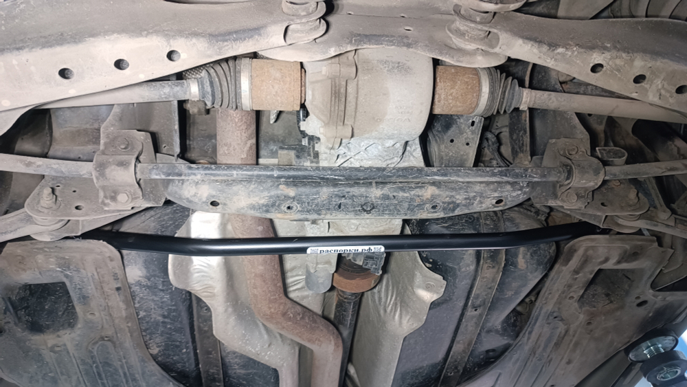 Усилитель заднего подрамника (спереди) полный привод Volvo S80 2 и Volvo XC70 3, V60 3.0 Т6 полный привод (ПОД ЗАКАЗ)