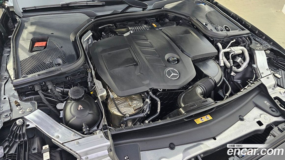 Mercedes-Benz E-Class W213 E220d 4MATIC AMG Line (01.2022)