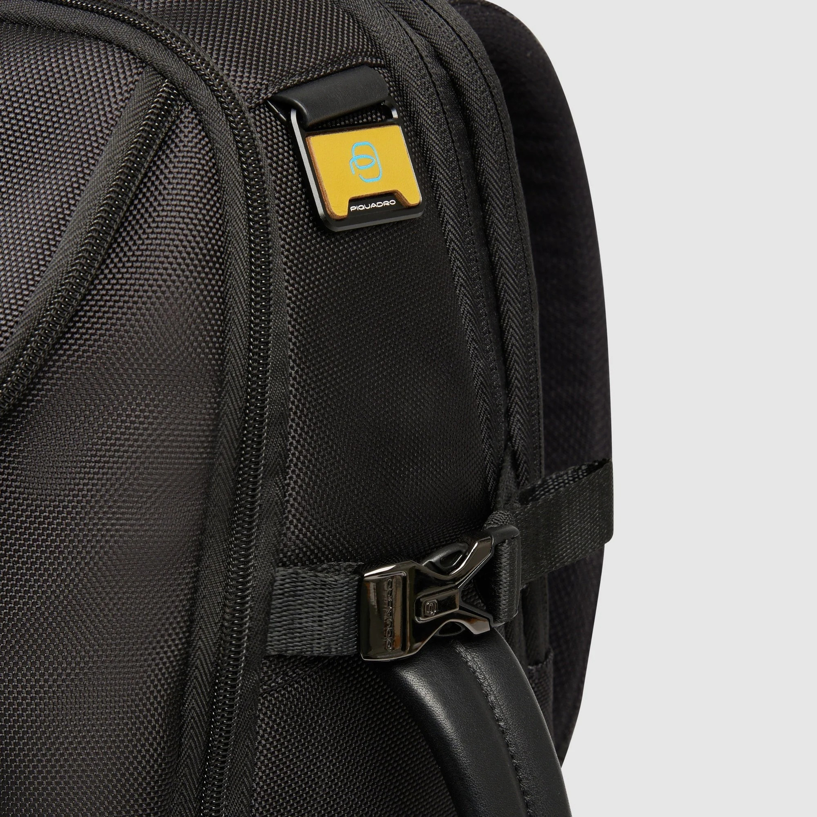 Рюкзак дорожный Brief CA7046BR2/Nero