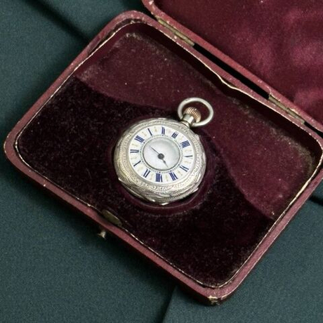 Винтаж: Миниатюрные серебряные часы-кулон