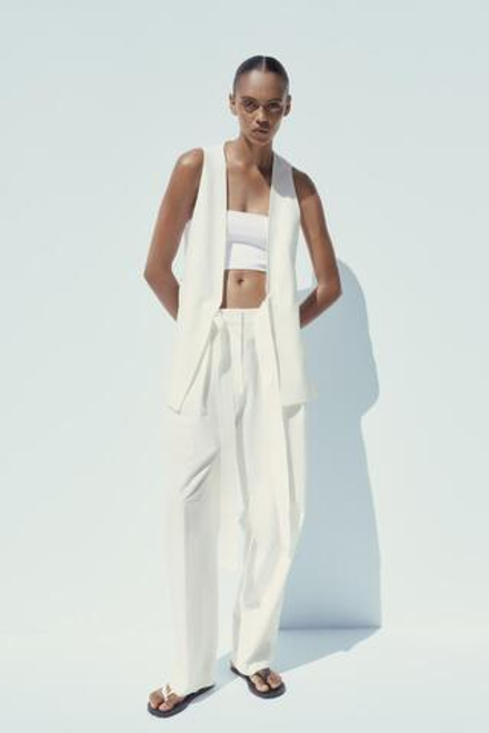 ZARA ДЛИННЫЙ ЖИЛЕТ С РАЗРЕЗАМИ И ПОЯСОМ, ЖЕЛТОВАТО-БЕЛЫЙ