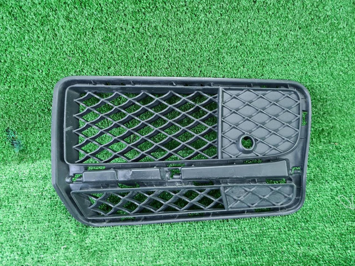 Решетка переднего бампера левая Mercedes G W463 (2018-н.в.)