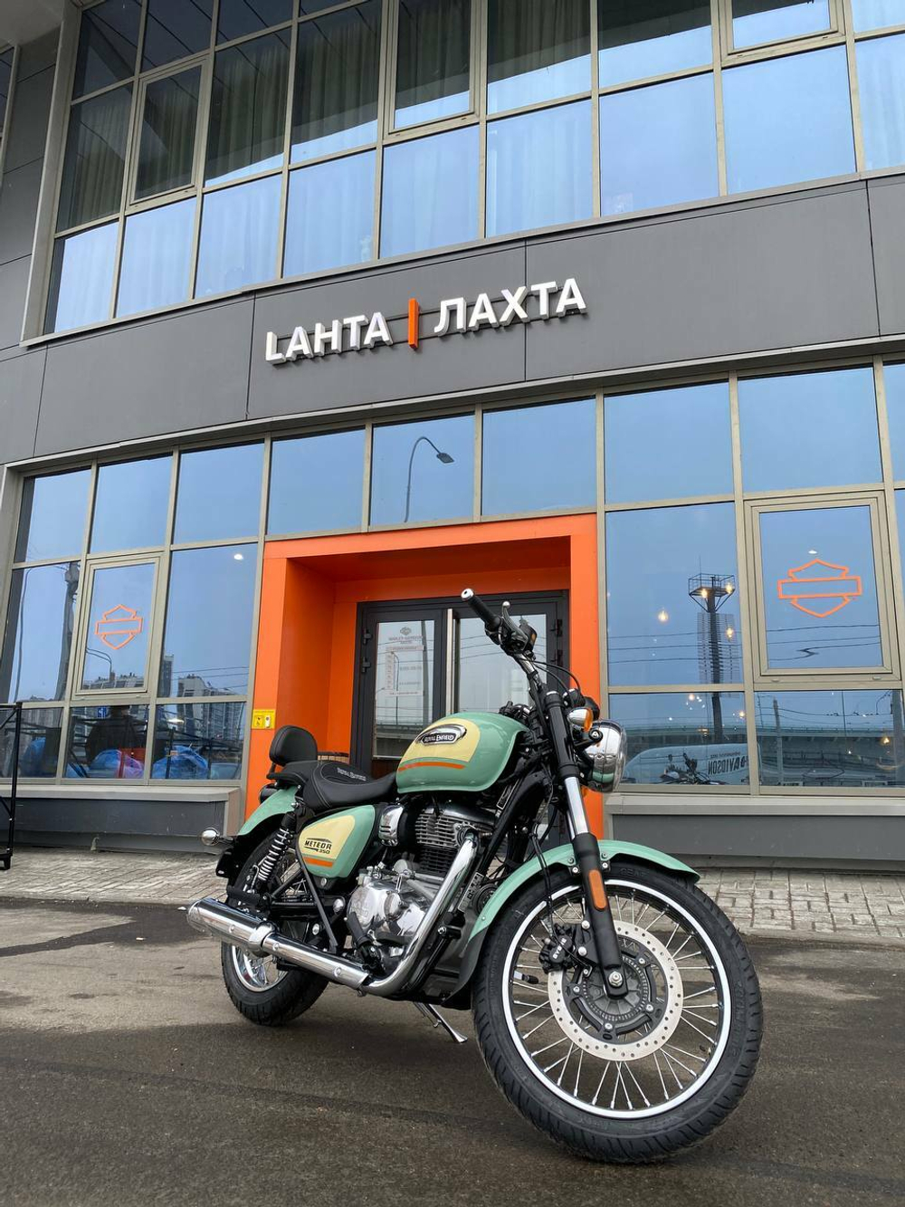 Royal Enfield Meteor 350 Aurora Green 519 000 Royal Enfield