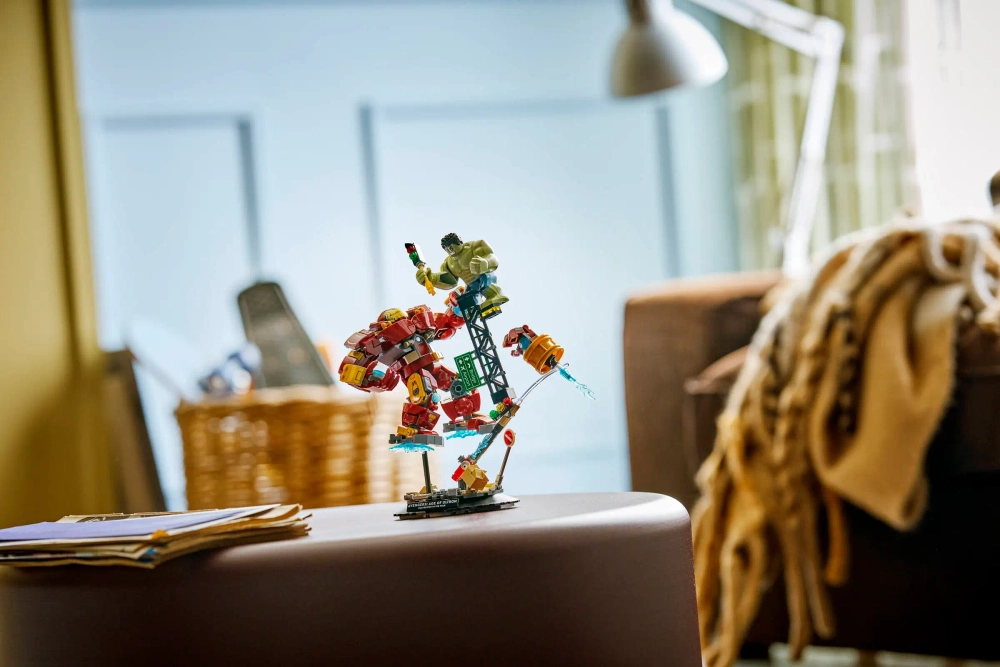 Конструктор LEGO DC Batman 76343 Epic Battle Hulkbuster vs. The Hulk