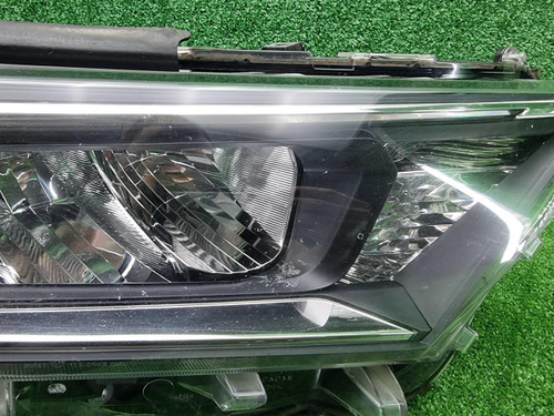 Фара правая Toyota RAV4 5 XA50 (2018-н.в.) LED