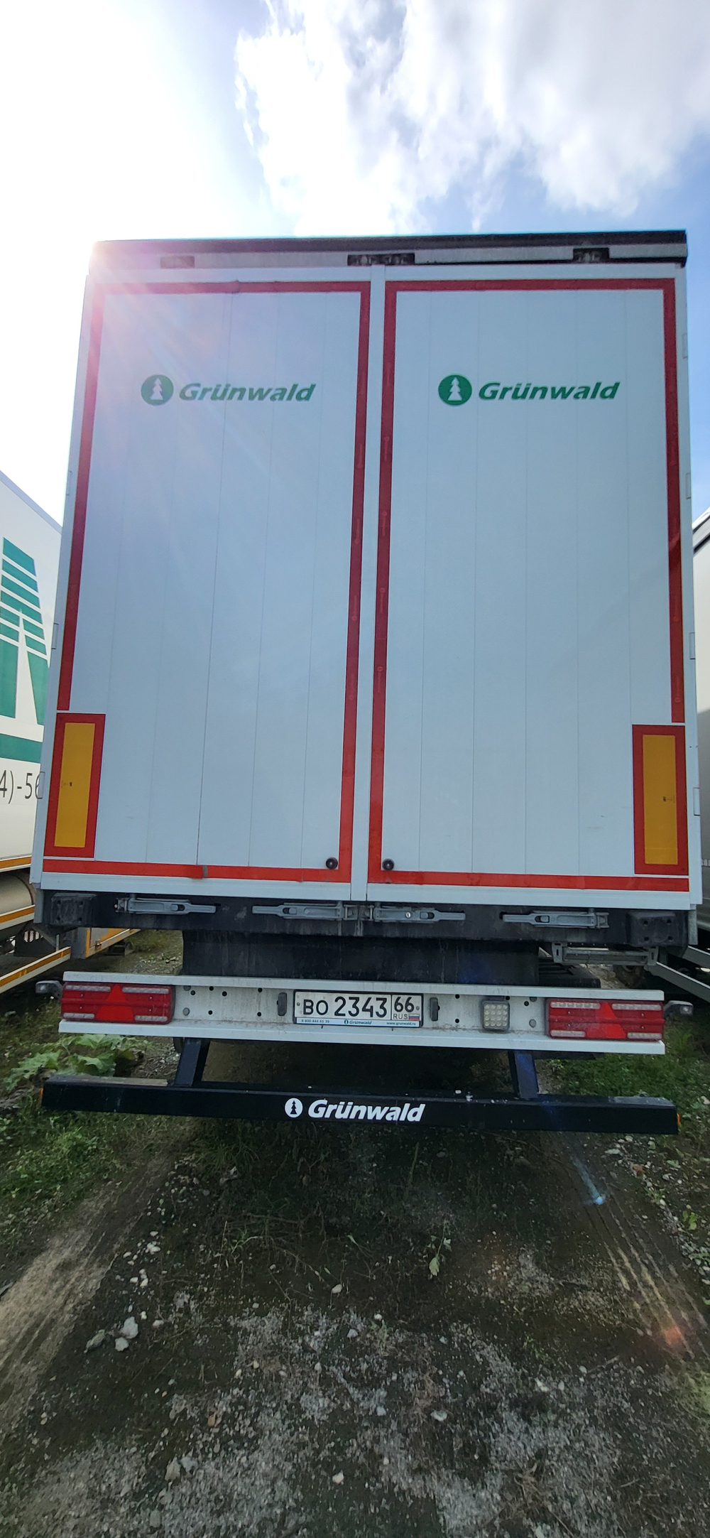 Grunwald 9453 Полуприцеп бортовой (евроборт) 9453-0000010-10 (Шторный)