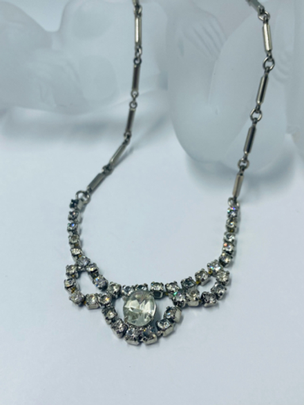 Винтажное колье с кристаллами