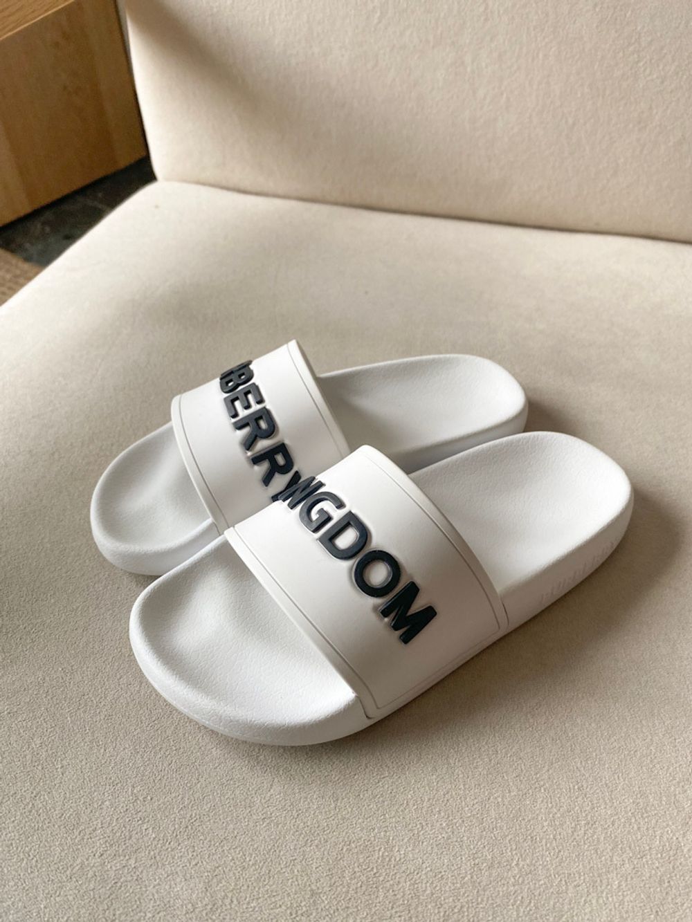 Шлепанцы Burberry